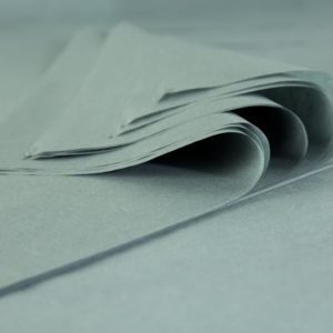 feuille-papier-de-soie-gris-fonce-premium-01