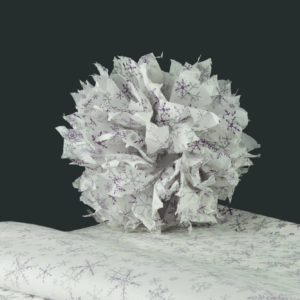 feuille-papier-de-soie-imprime-precious-metal-silver-purple-snowflakes-05